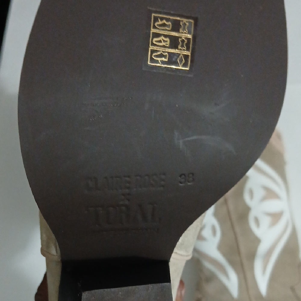NEW Toral Tan and White Heeled Boots with Western Flair (NEW) Without Box. - Picture 5 of 7
